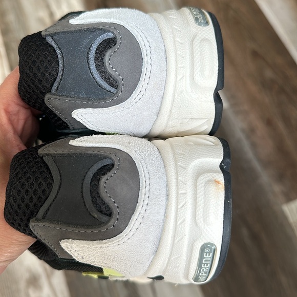 adidas Temper Run size 6 in like new condition - Picture 4 of 6